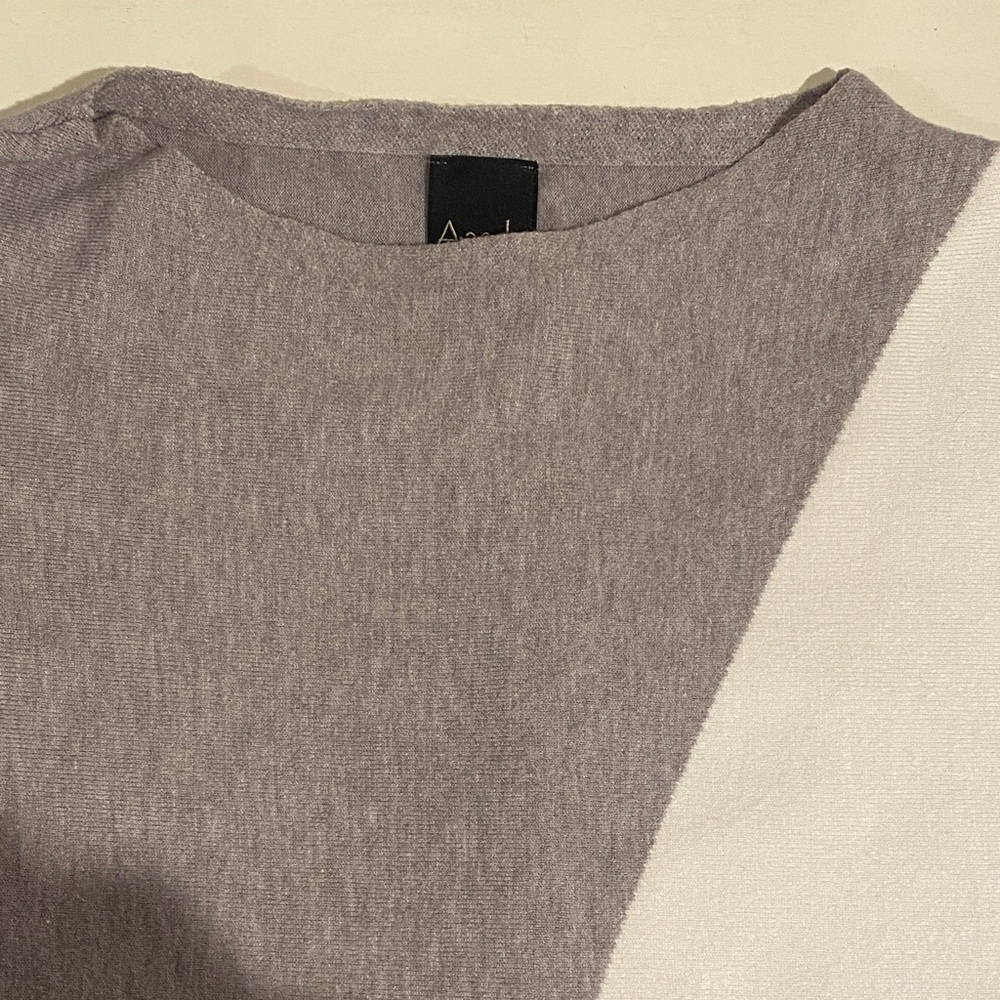 Color Block Top - Picture 4 of 4